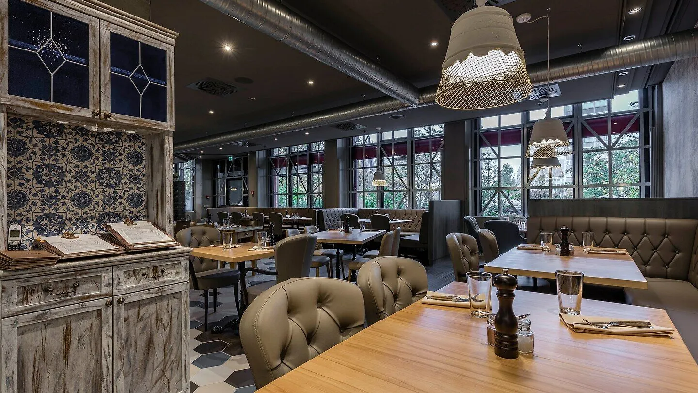 Sheraton Muenchen Westpark Hotel 4*, Munich
